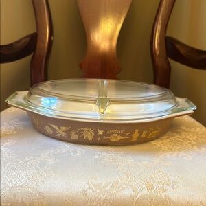 Vintage Pyrex Early American divided, covered casserole dish with 22k gold paint